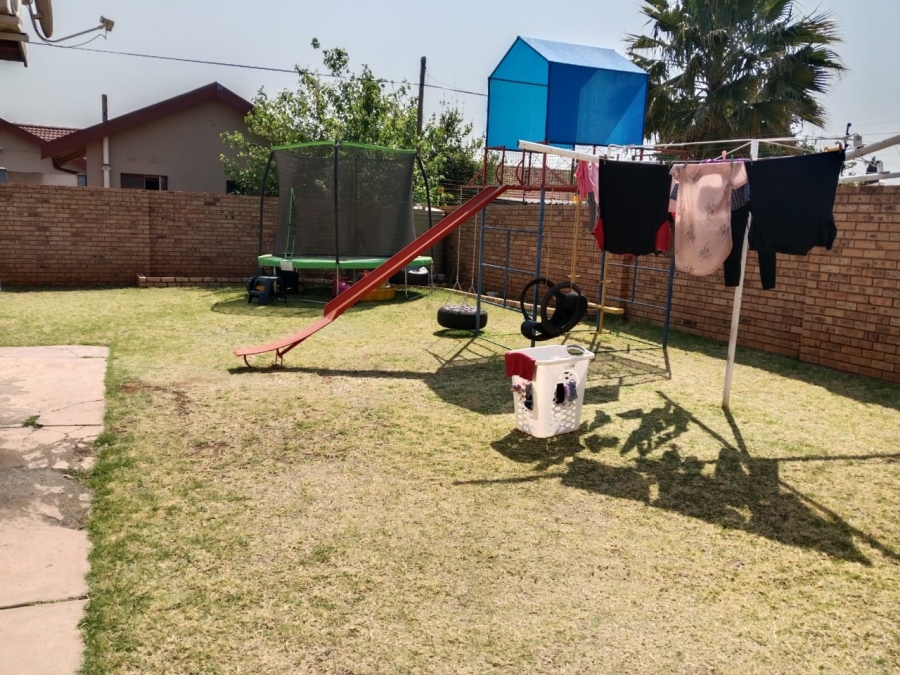 2 Bedroom Property for Sale in Kuruman Northern Cape